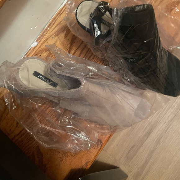 Shoes - Picture 1 of 6